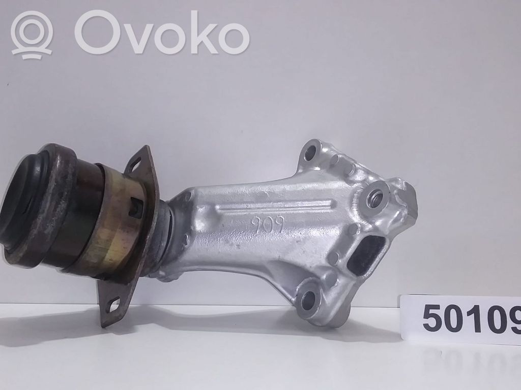 Citroen C5 Engine mount bracket 