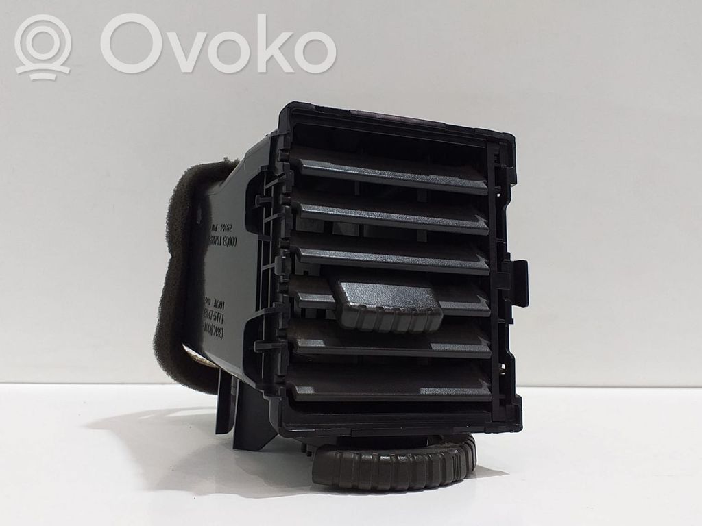 Nissan X-Trail T30 Radiatoriaus oro nukreipėjas (-ai) 