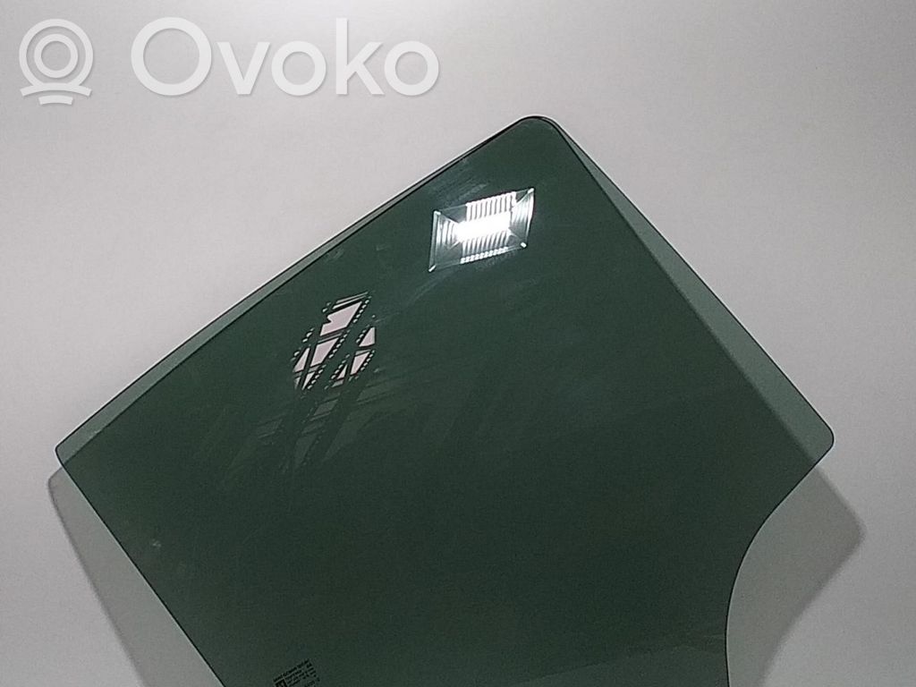 Opel Corsa D Pagrindinis galinių durų stiklas 