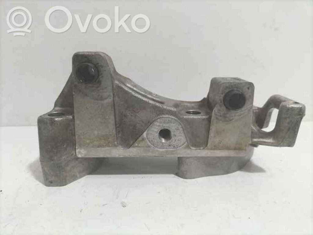 Citroen Berlingo Engine mount bracket 