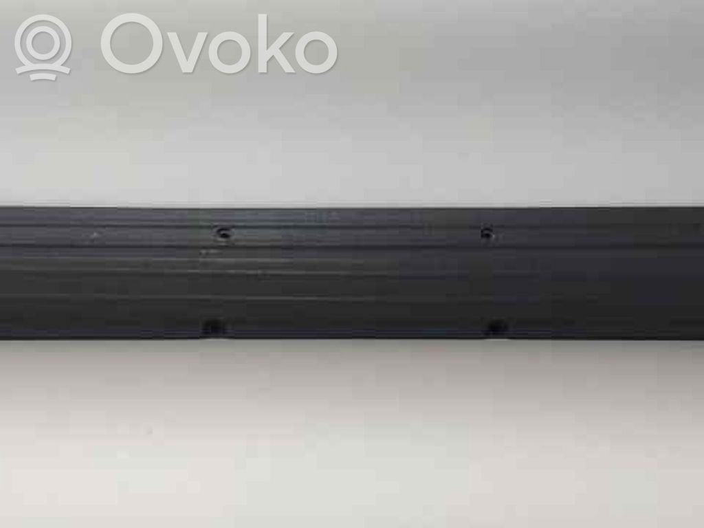 Osłona tylnej klapy   MB645836,86110