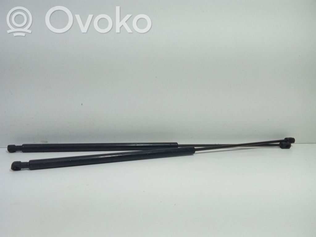 BMW 7 E65 E66 Amortizatorius variklio dangčio 