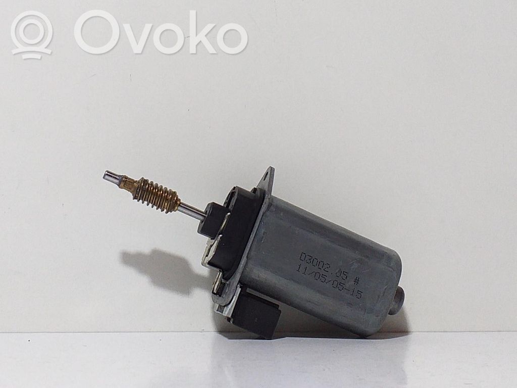 Mercedes-Benz Sprinter W901 W902 W903 W904 Spynos varikliukas galinio dangčio 