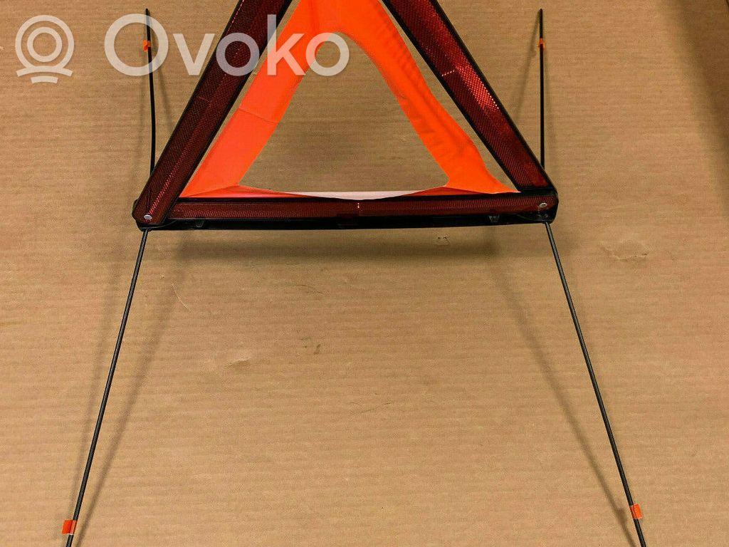 Avārijas zīme   71606770096,71606770487,6770487,0141157,6768272,6770096,71600141157,71606768272