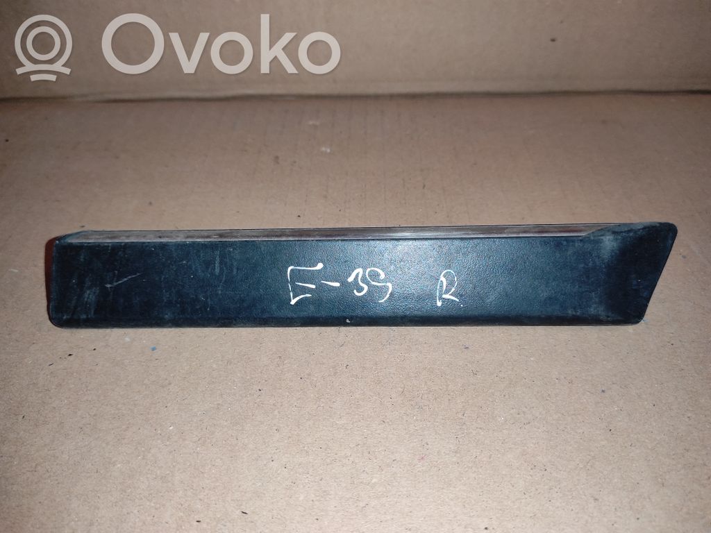 BMW 5 E39 Apdaila sparno (moldingas) 
