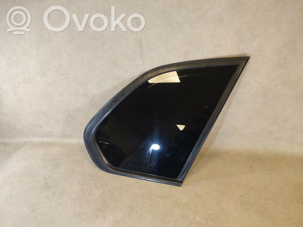 BMW X5 E70 Rear side window 