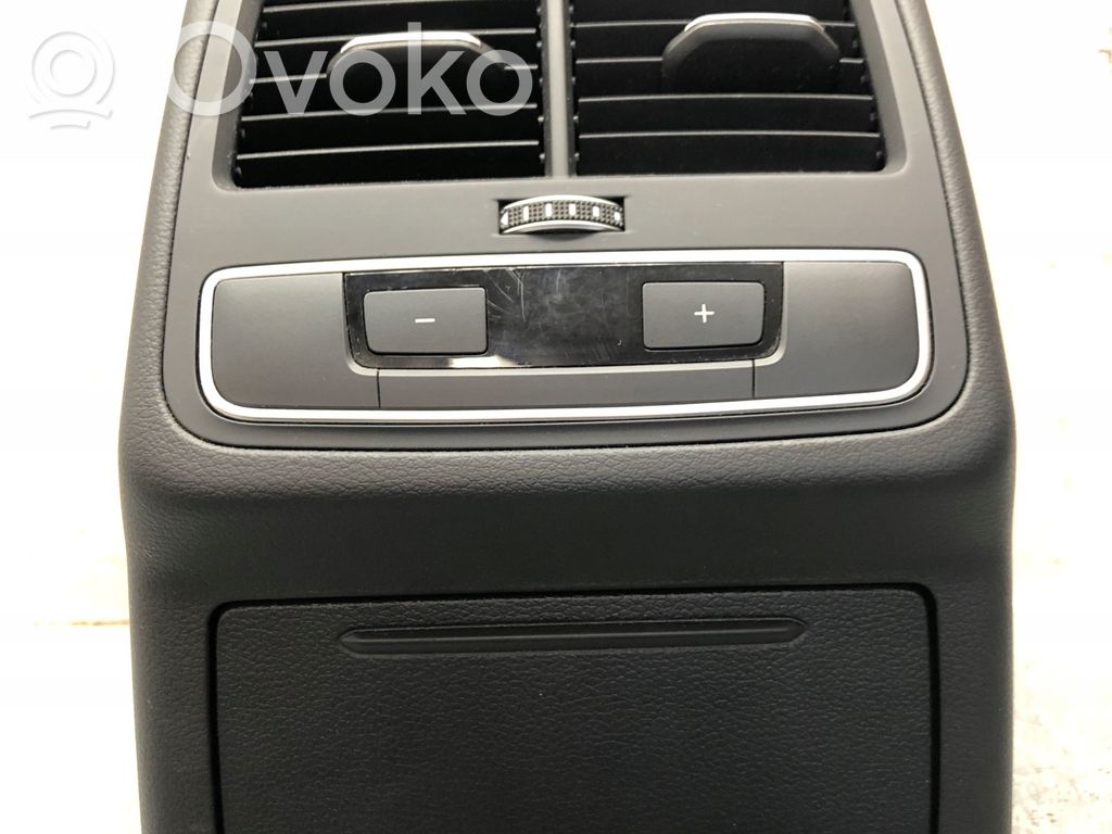 Audi A4 S4 B9 Dysze / Kratki środkowego nawiewu deski rozdzielczej 