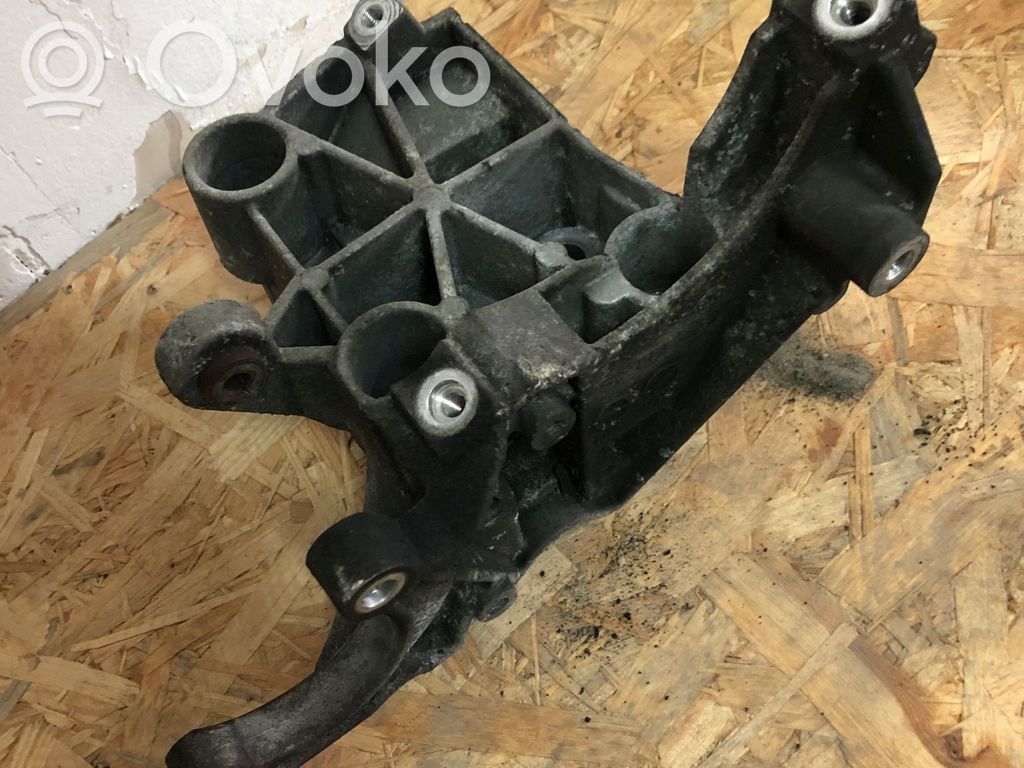 Audi A5 8T 8F Generator/alternator bracket 