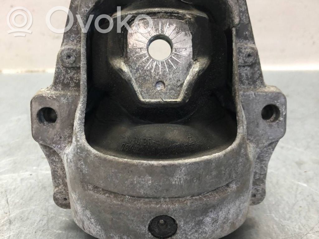 Audi A4 S4 B8 8K Engine mount bracket 