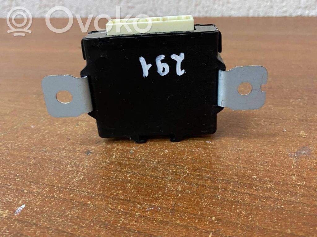 Lexus NX Wing mirror control module 
