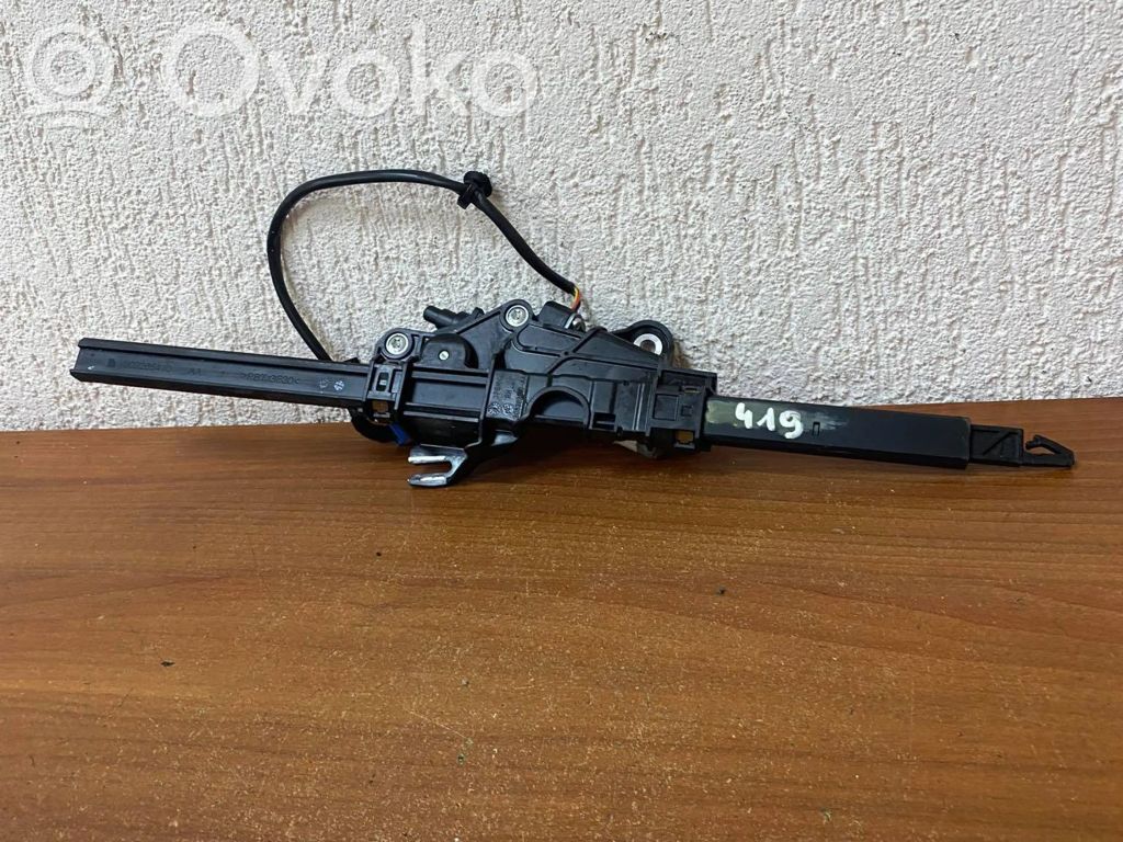 Mercedes-Benz E W238 Turvavyön säätömoottori 