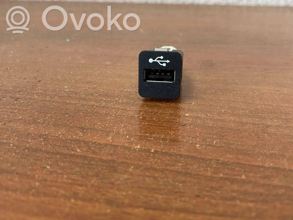 BMW 6 F12 F13 USB socket connector 