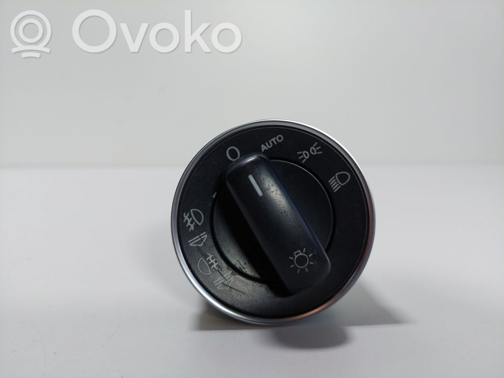 Lukturu slēdzis   4E0941531G