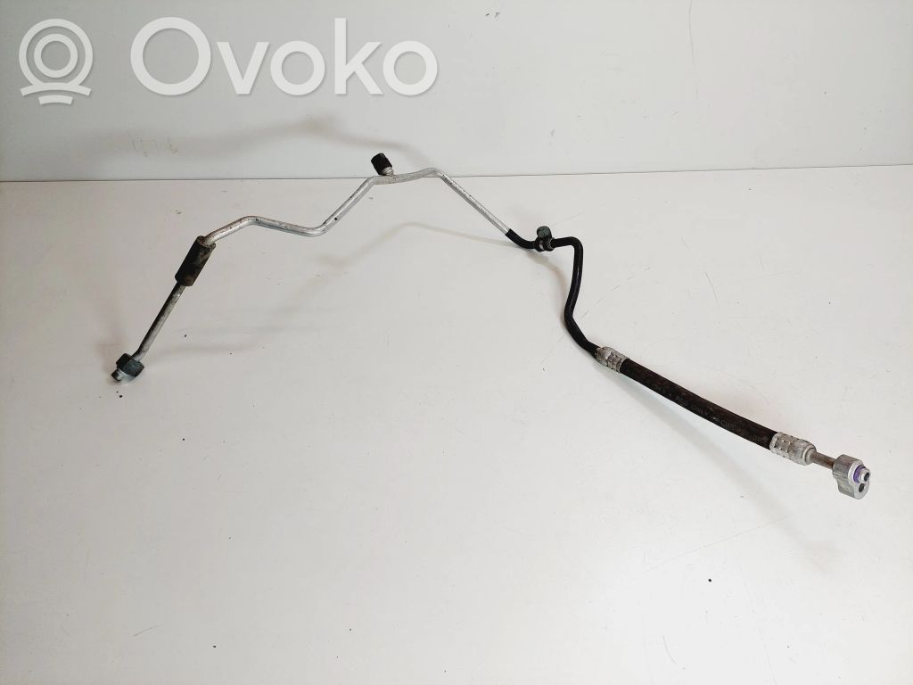Ilmastointilaitteen putki (A/C)   8Z1260713A