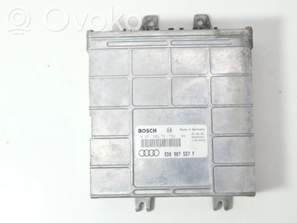 Unidad de control/módulo del motor   8D0907557F
