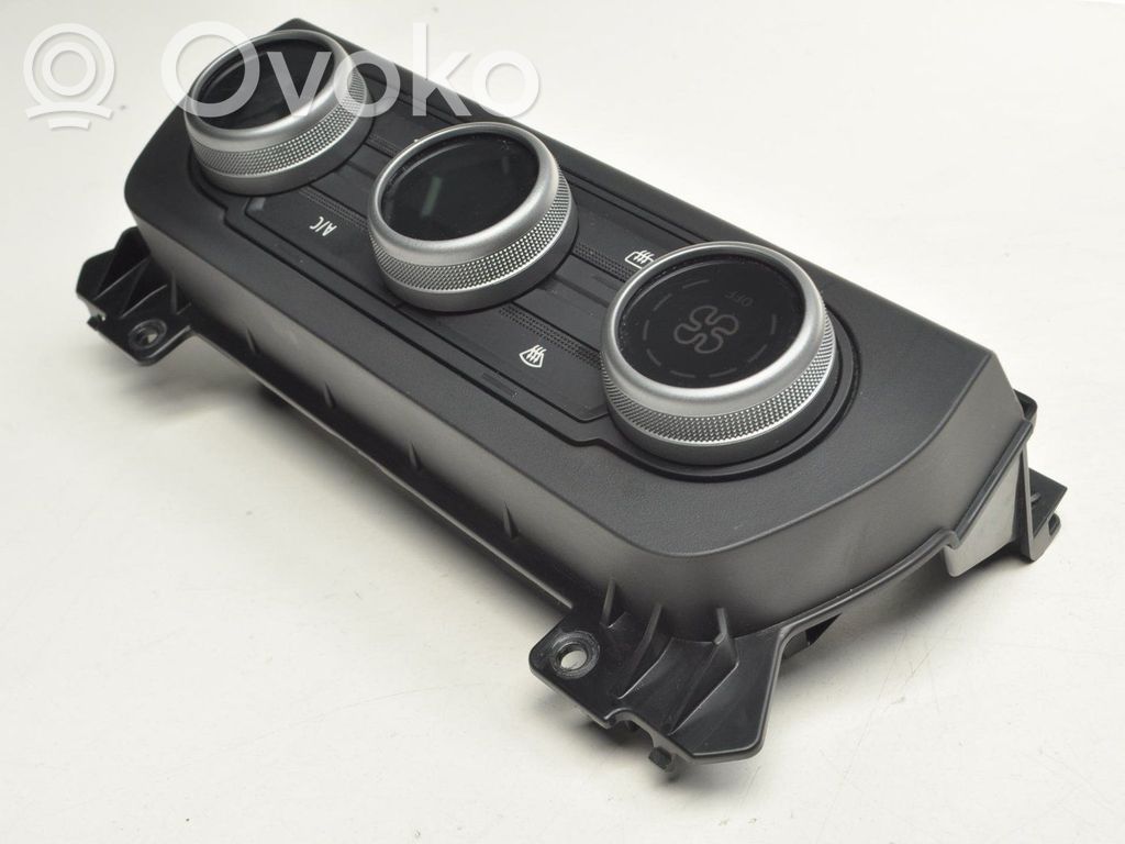 Dacia Sandero III Climate control unit 
