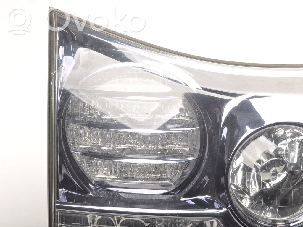 Tailgate rear/tail lights
