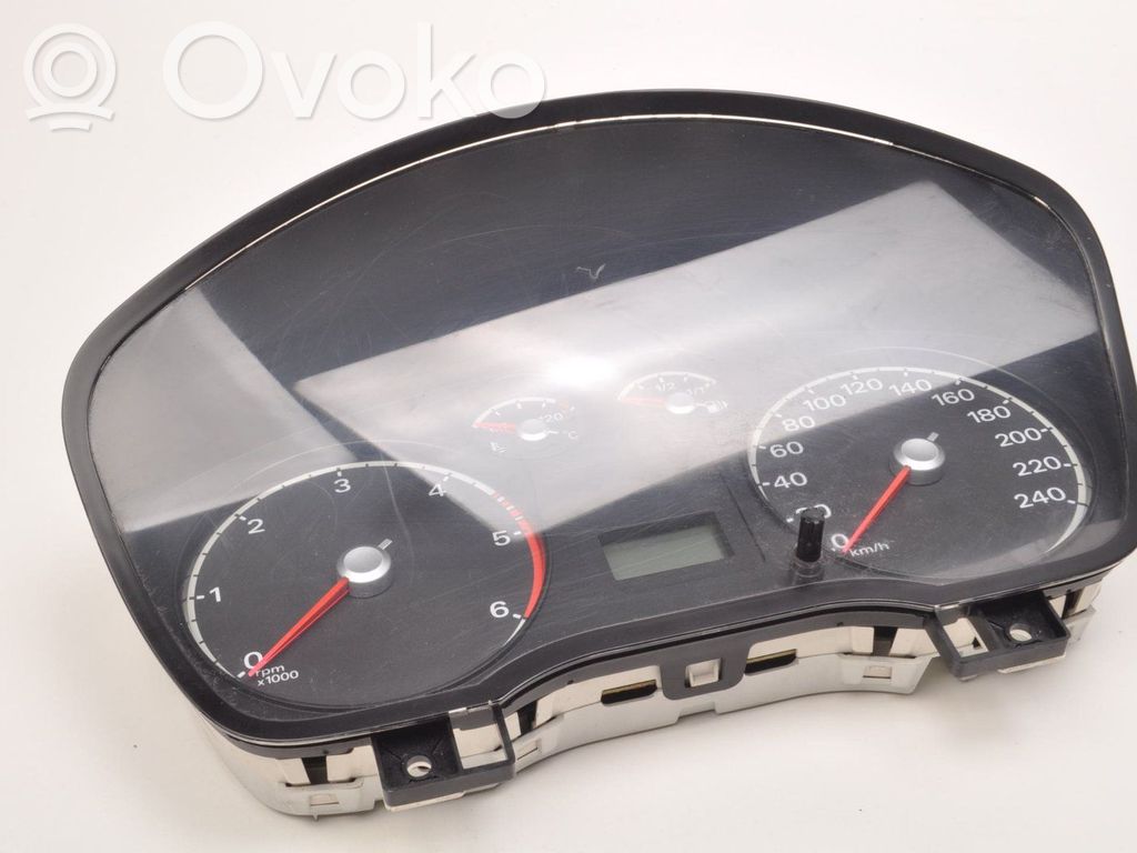 Ford Focus Spidometrs (instrumentu panelī) 
