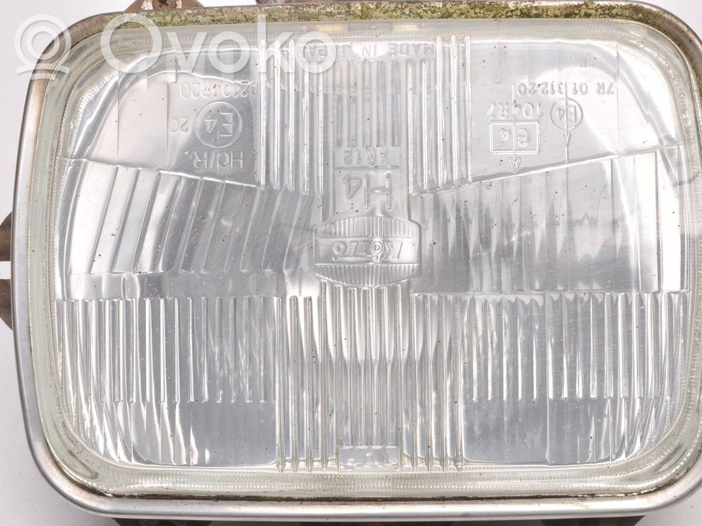 Mitsubishi L200 Lampa przednia 