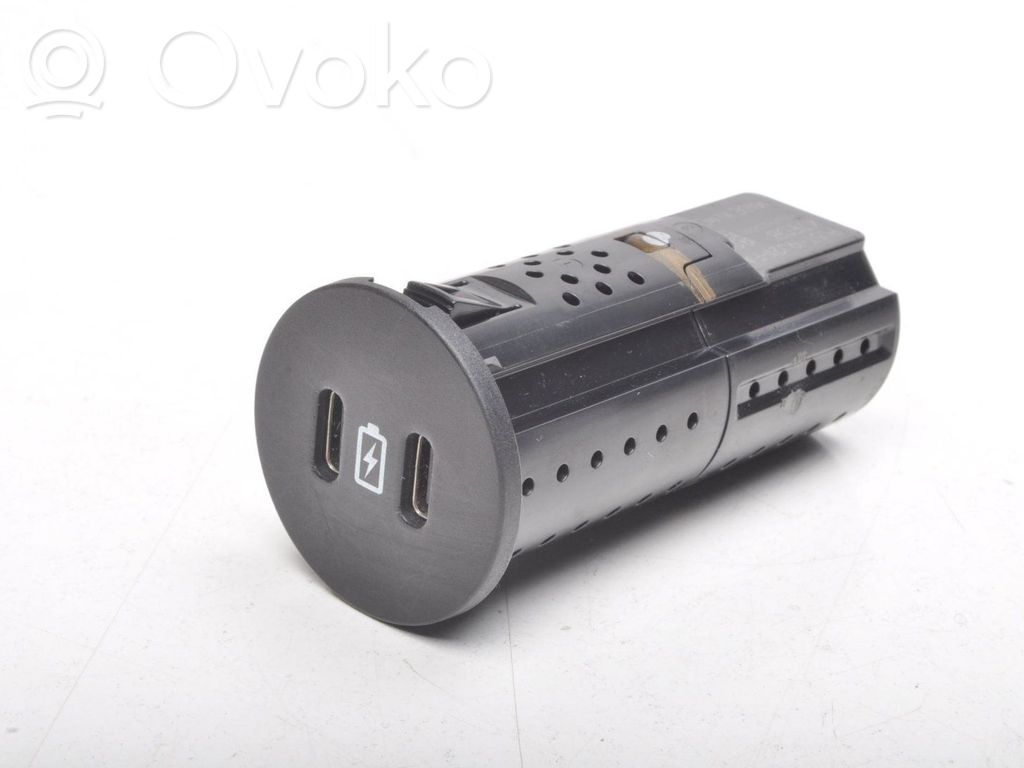 USB-pistokeliitin   PU5T19J211FA