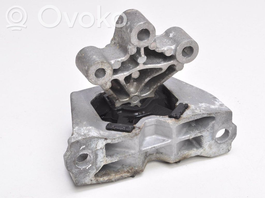 Renault Zoe Engine mounting bracket 