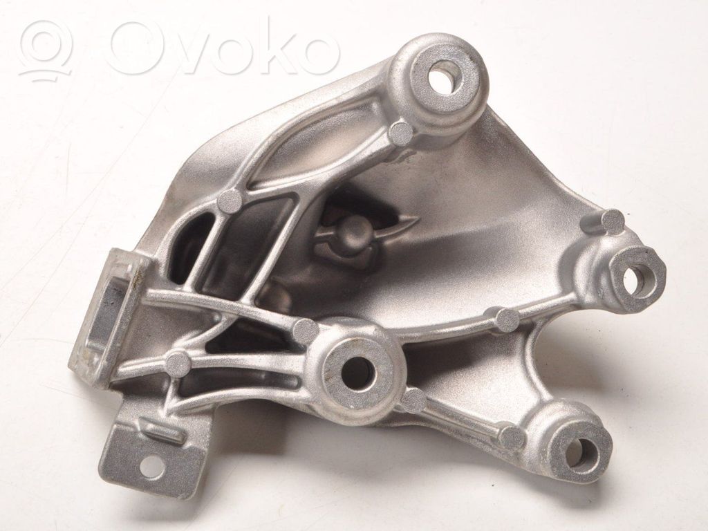 Engine mounting bracket   9894905
