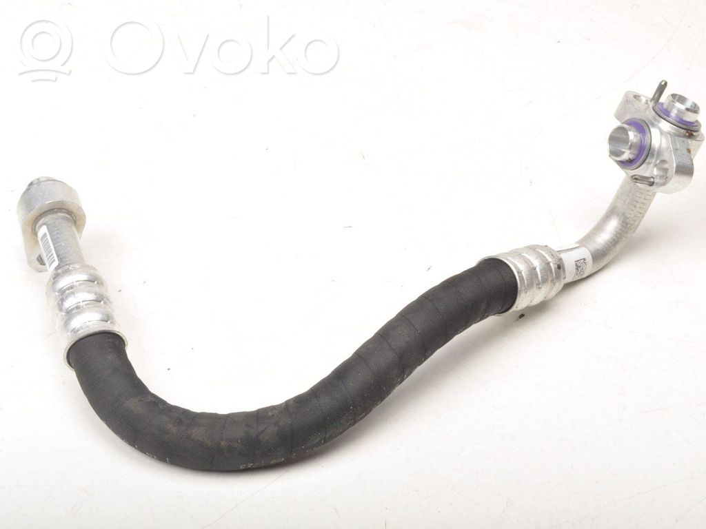 BMW i4 Ilmastointilaitteen putki (A/C) 