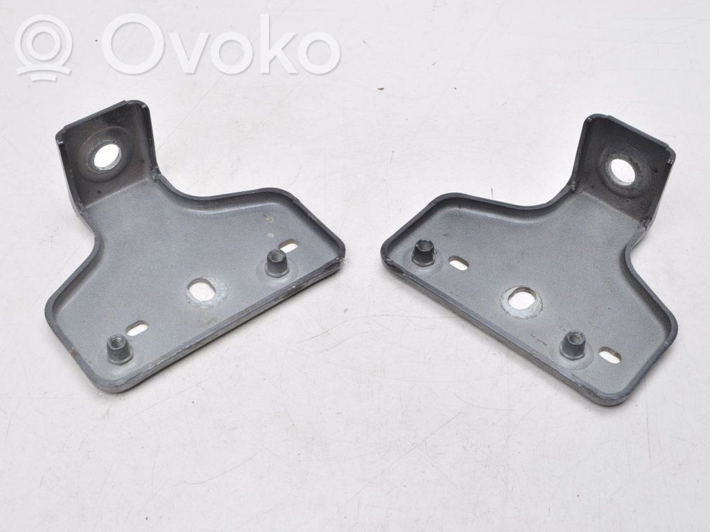 Radiator mount bracket