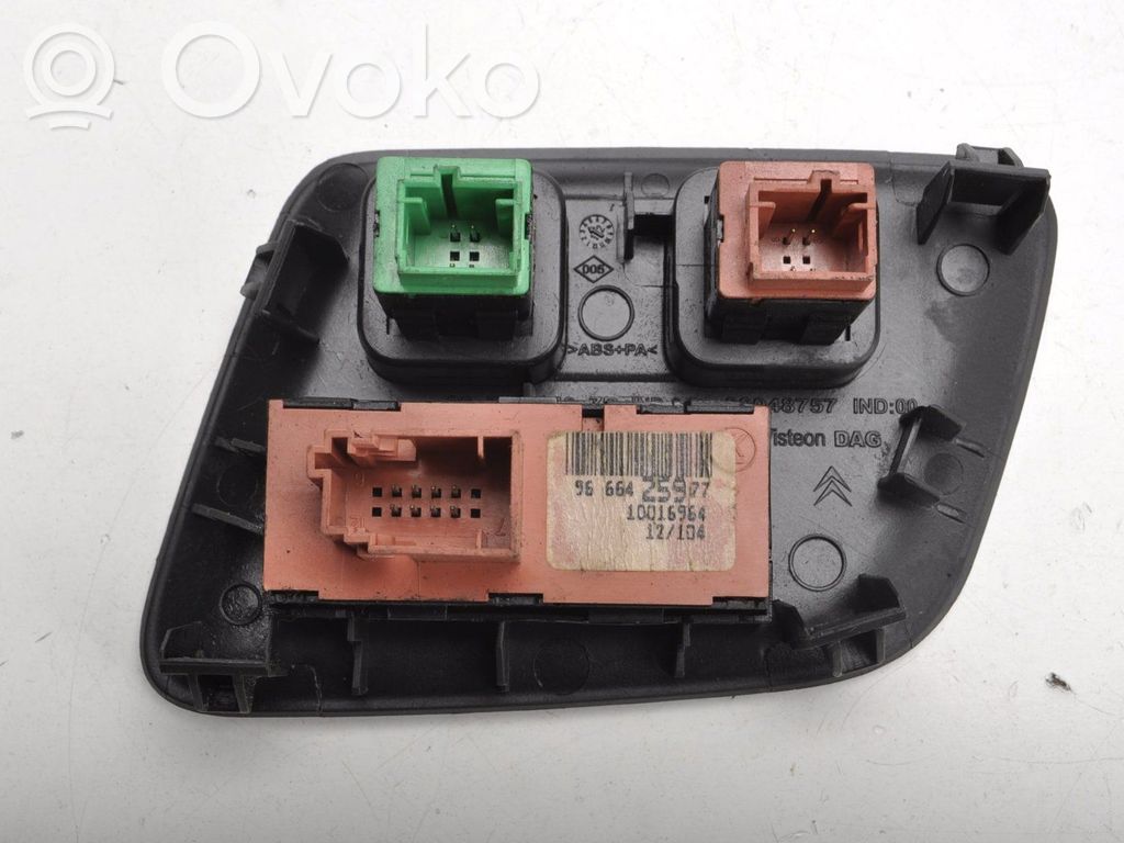 Citroen C4 II Central console control unit 