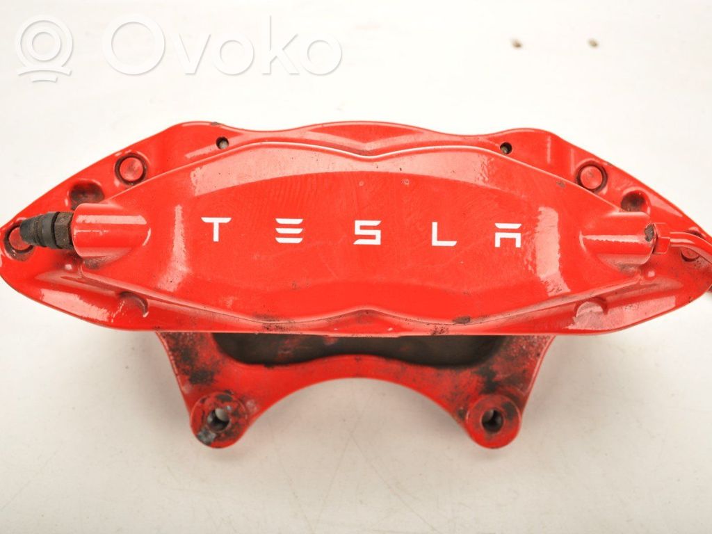 Tesla Model S Etujarrusatula 