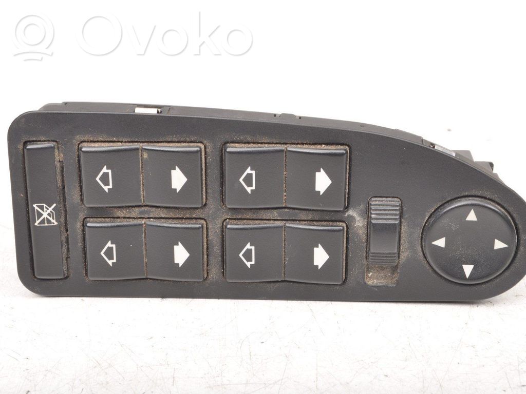 Wing mirror switch   8368966