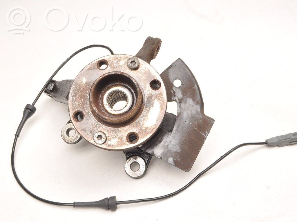 Nissan Micra K14 Zwrotnica koła przedniego 