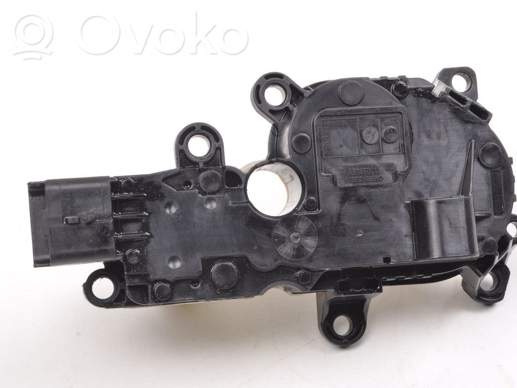 Nissan X-Trail T32 Thermostat housing 
