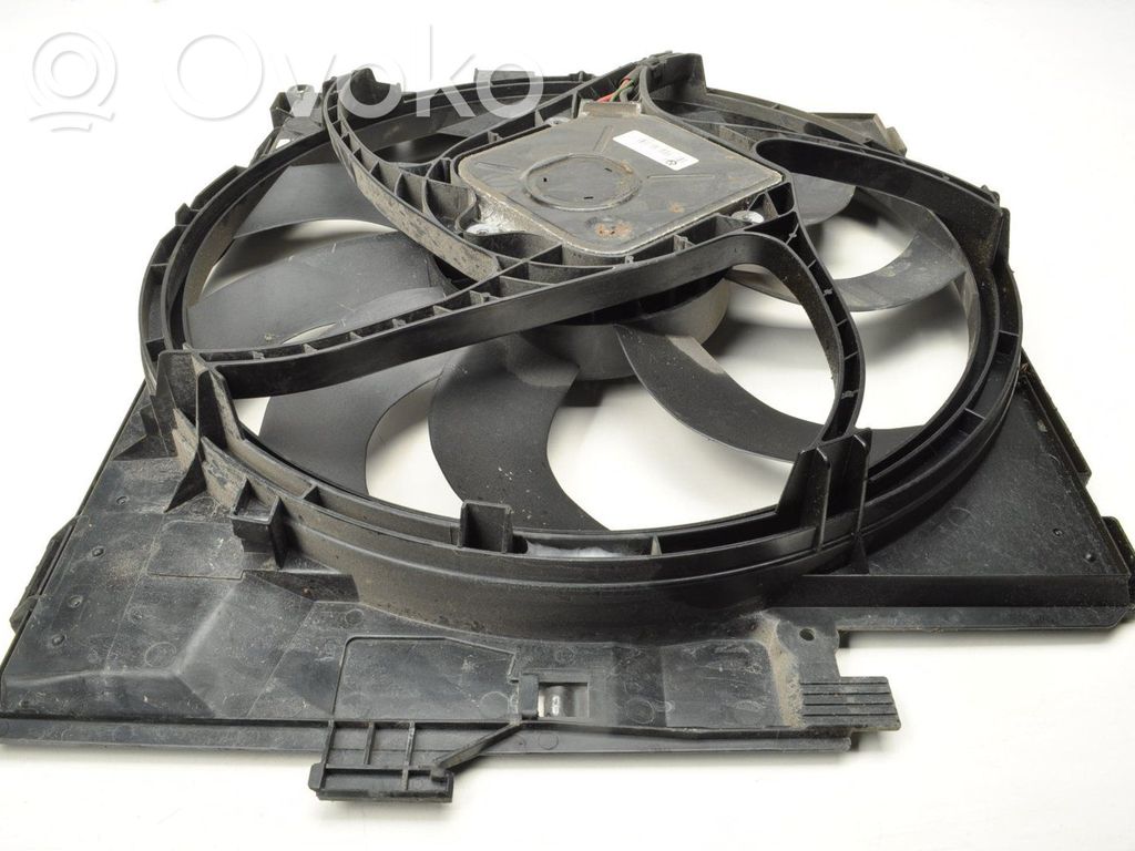 BMW 2 F22 F23 Elektrinis radiatorių ventiliatorius 