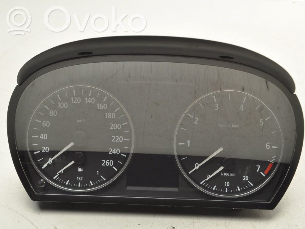 Geschwindigkeitsmesser Cockpit   9110197