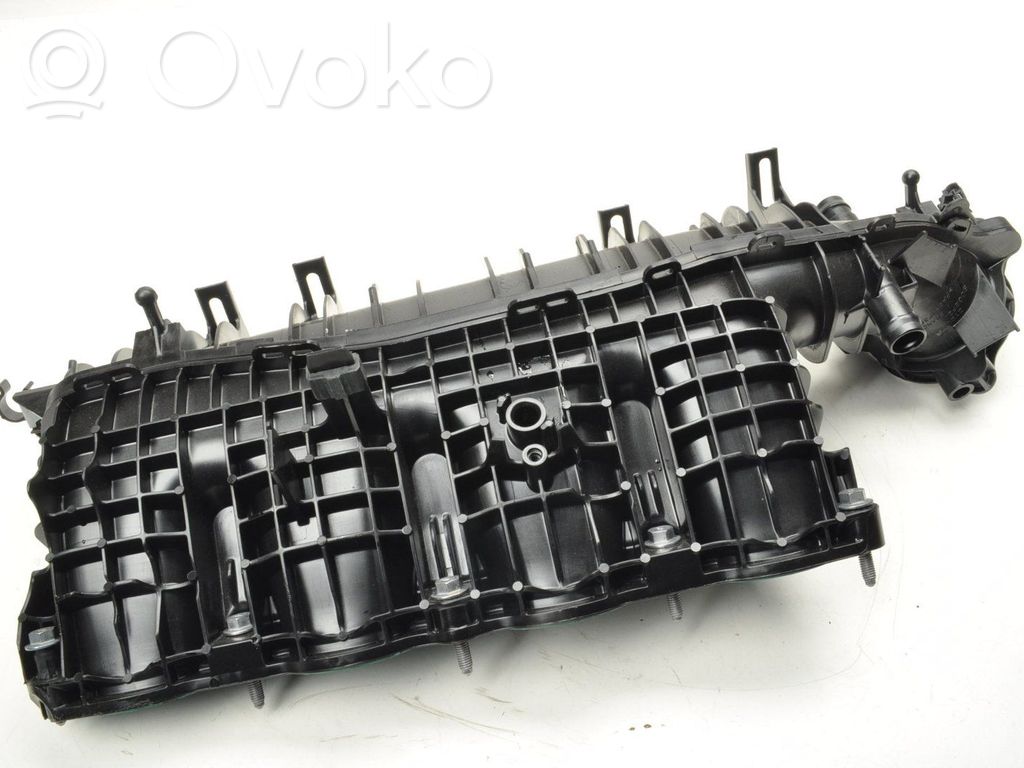 BMW 4 G22 G23 G24 G26 Kolektor ssący 