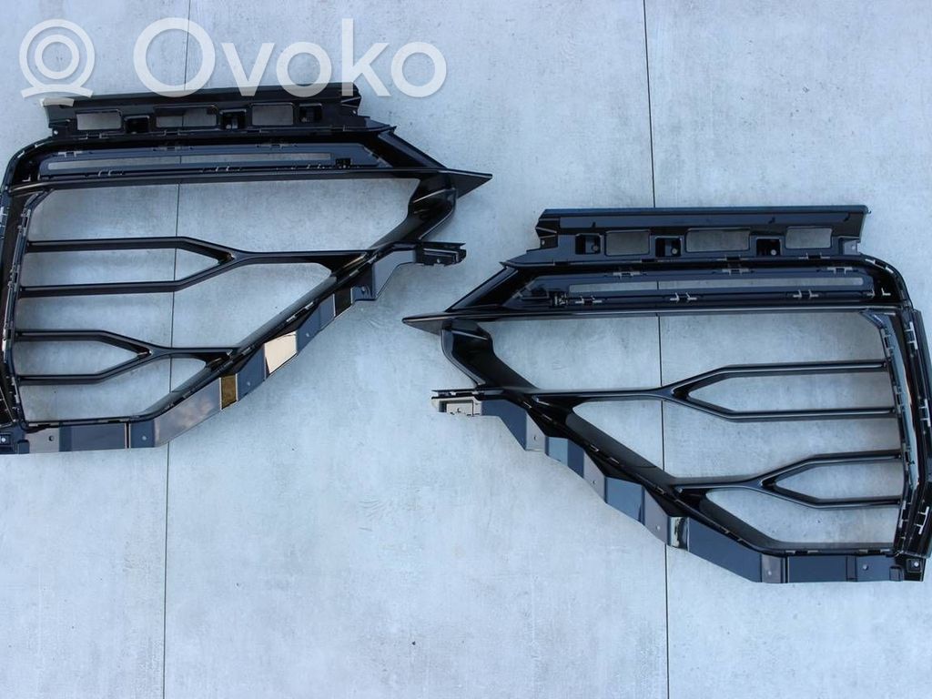 Lamborghini Urus Front bumper lower grill 