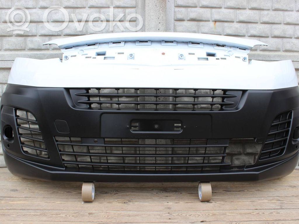 Opel Vivaro Parachoques delantero 