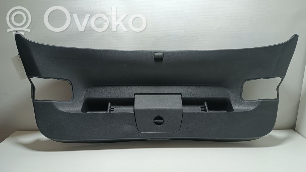 Volkswagen Golf VII Tailgate trim 