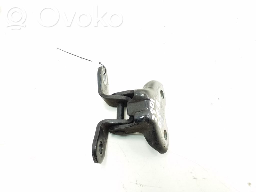 Toyota Verso Front door lower hinge 