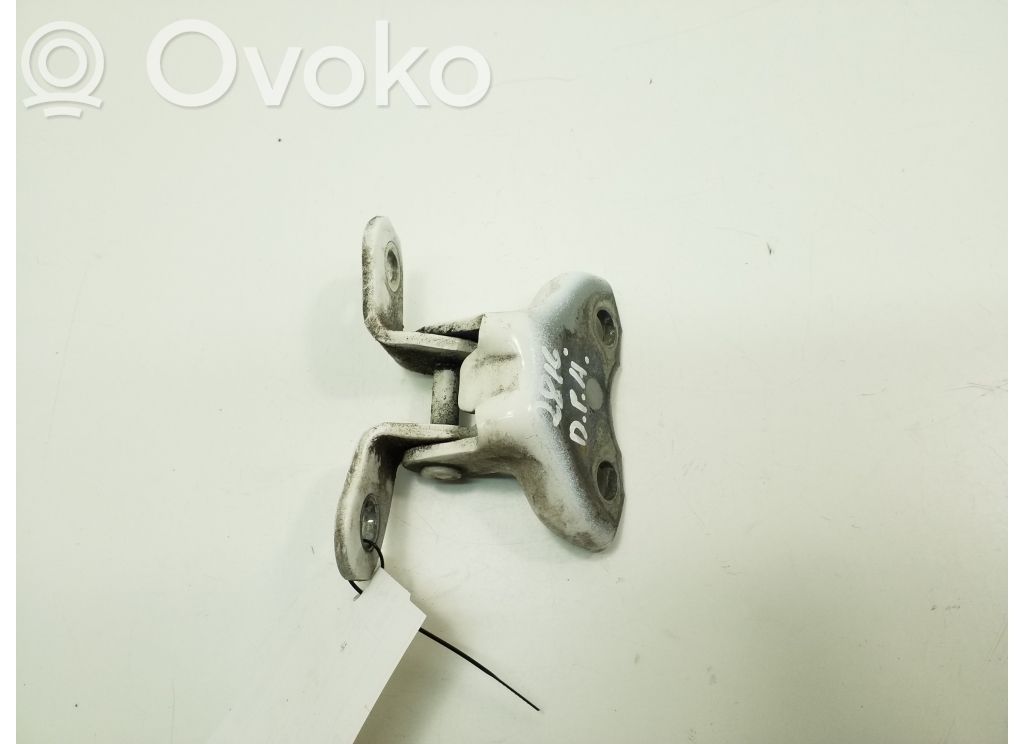 Toyota Verso Front door lower hinge 