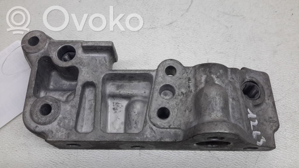 Mercedes-Benz B W246 W242 Kita variklio detalė 