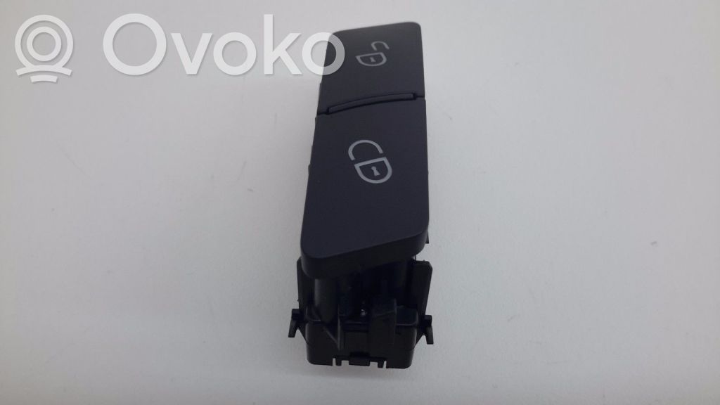 Mercedes-Benz A W176 Central locking switch button 