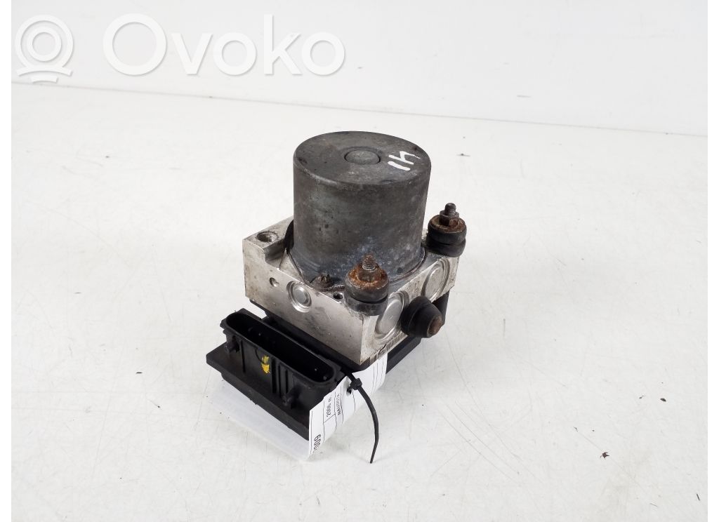 Toyota Corolla Verso AR10 ABS-pumppu 