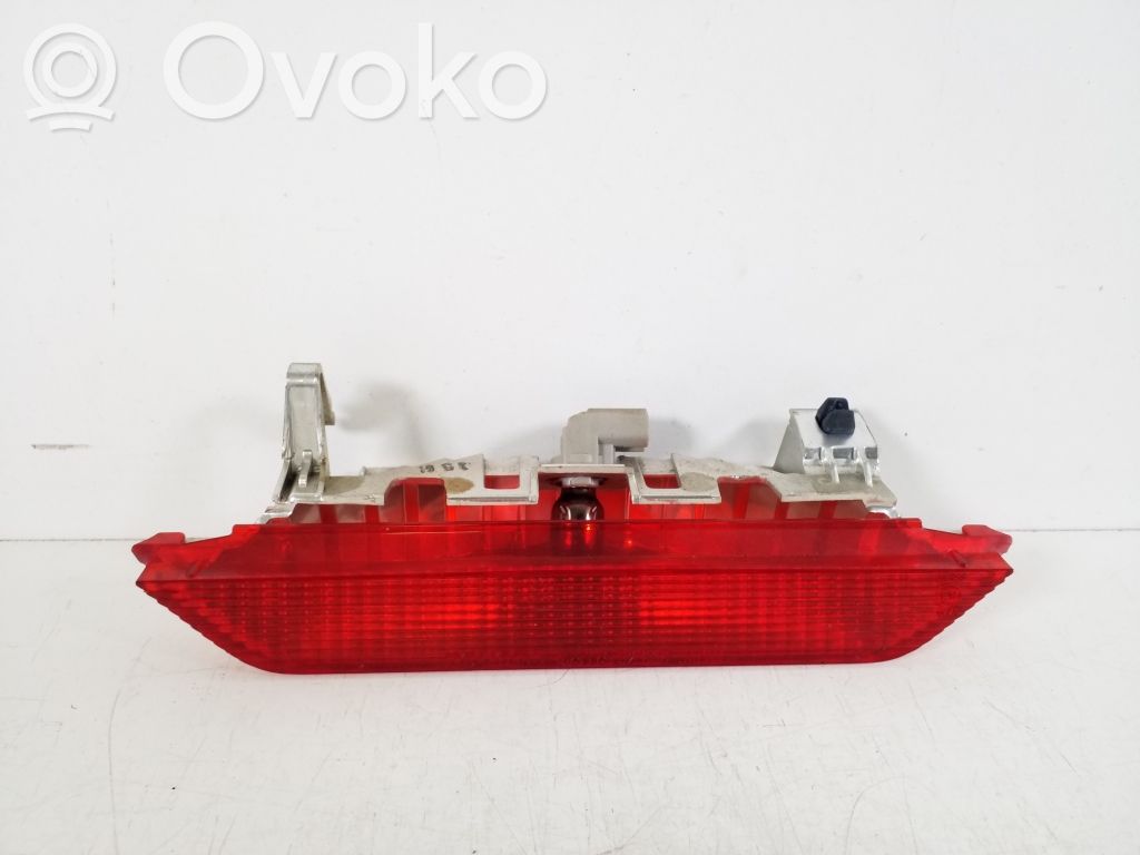 Toyota Yaris Third/center stoplight 