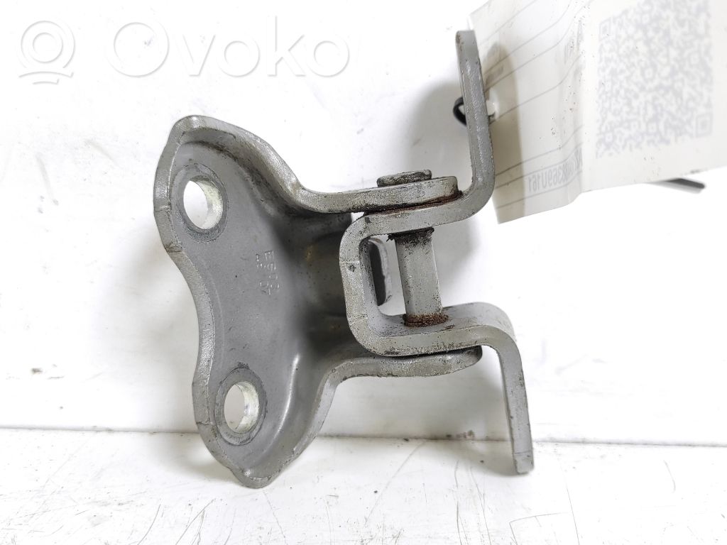 Toyota Auris 150 Front door lower hinge 