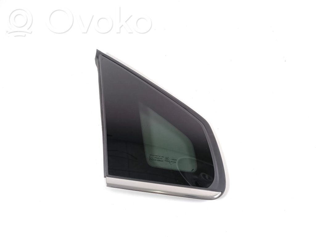 Vidrio lateral trasero