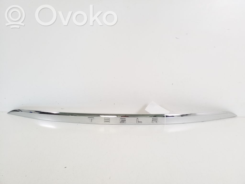 Tesla Model X Tailgate trim 
