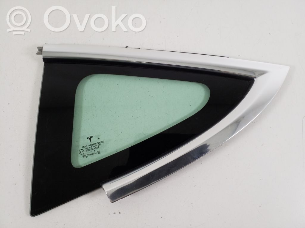 Tesla Model 3 Vidrio lateral trasero 