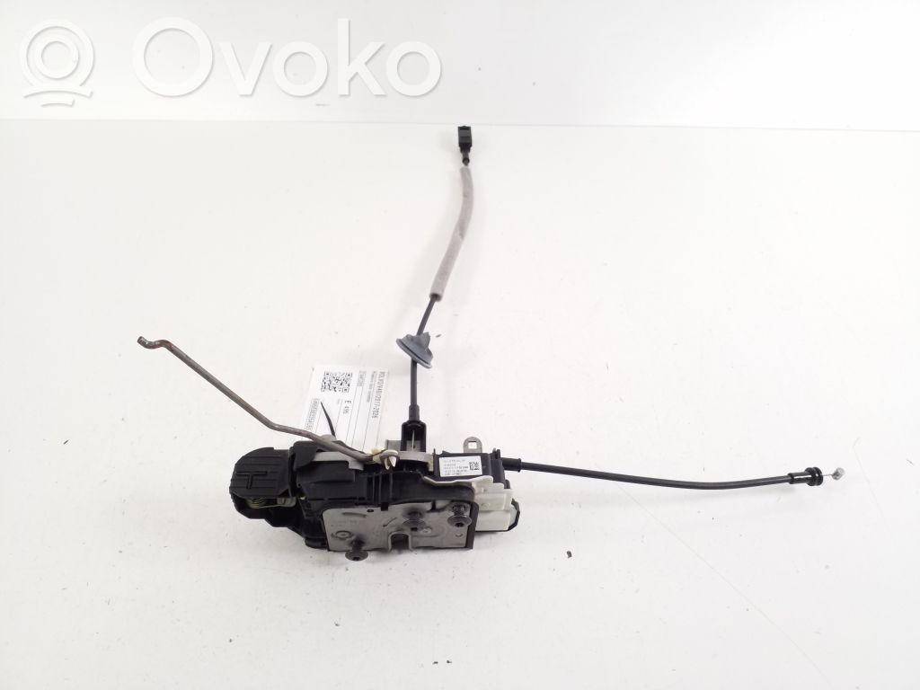 Volvo V40 Front door lock 